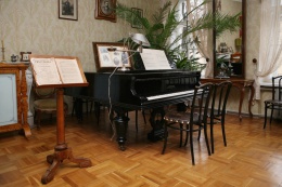 http://www.theatremuseum.ru/img/gallery/thumbnails/rimskikor05r_img_05.jpg