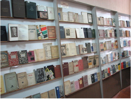 Выставка книг Б.Филиппова в ПОУНБ